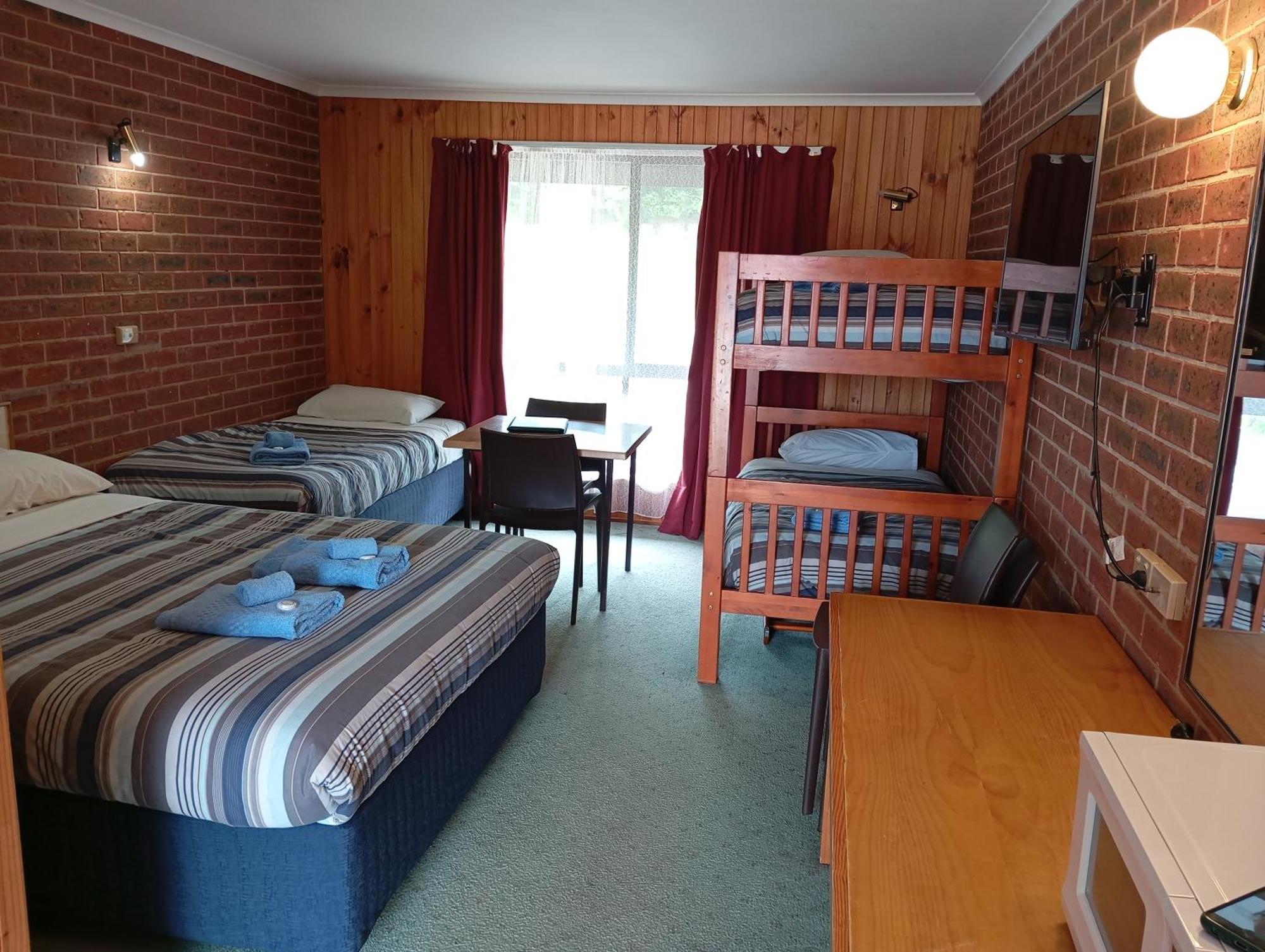 Orbost Country Road Motor Inn Dış mekan fotoğraf