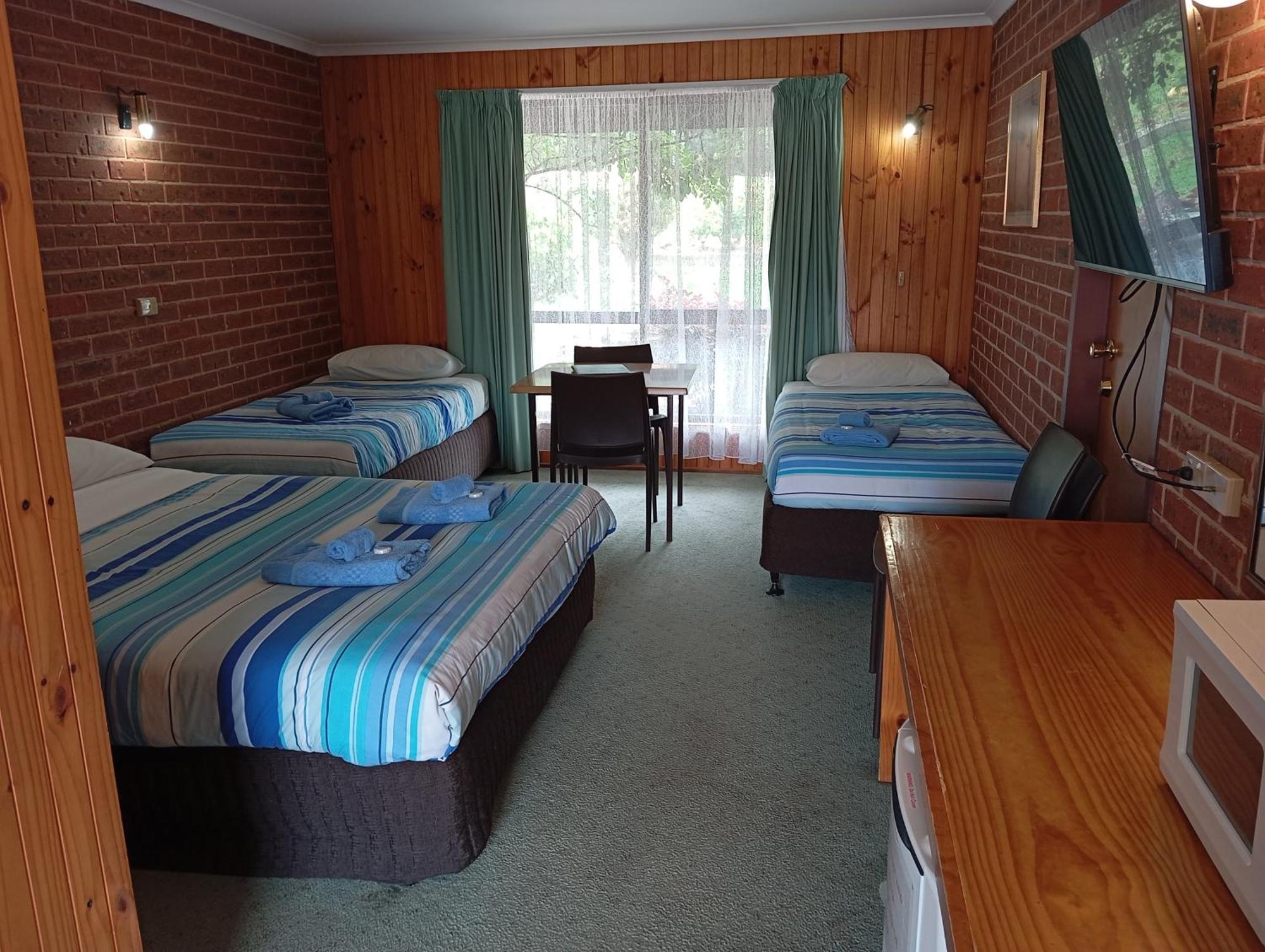 Orbost Country Road Motor Inn Dış mekan fotoğraf
